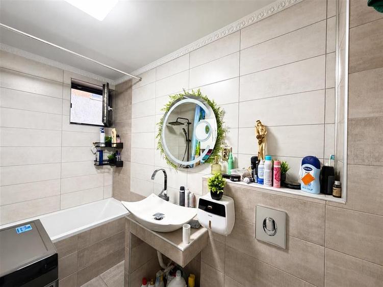 Apartament 3 camere parcare privata zona Selimbar