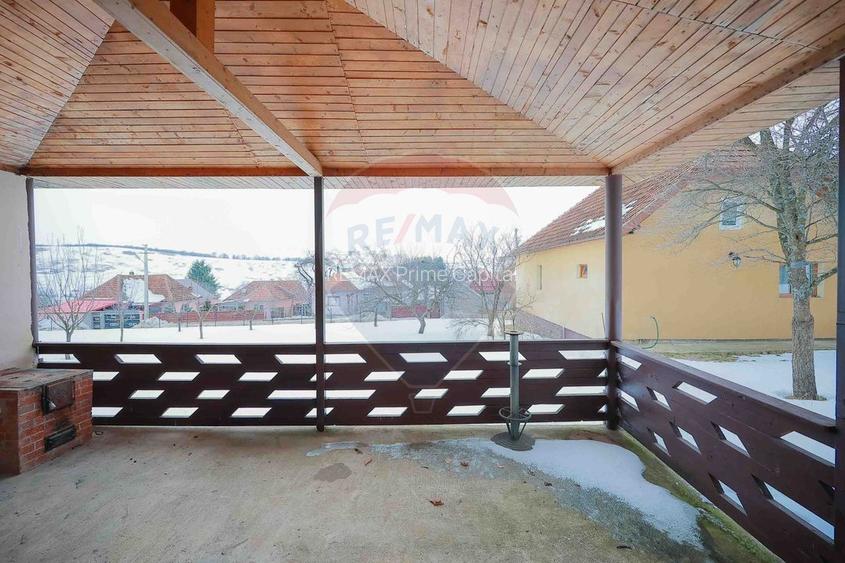 Casă cu livadă, 4 camere din cărămidă, de vânzare în zona Bratca-Damiș - 38