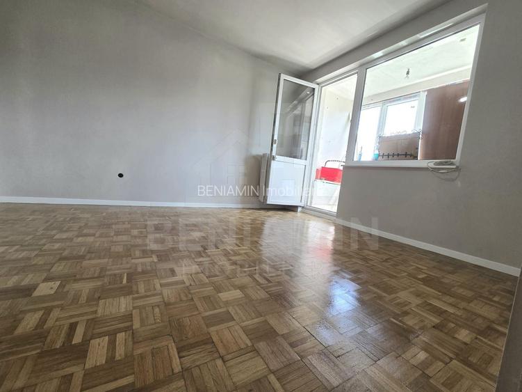 2 Camere-52mp-Balcon-Lift Nou-Anvelopat-Zona-Garii-Renovat - 2