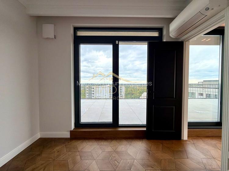 Penthouse cu 4 camere // terasă 70 mp / 200 mp / 3 parking / Straulesti
