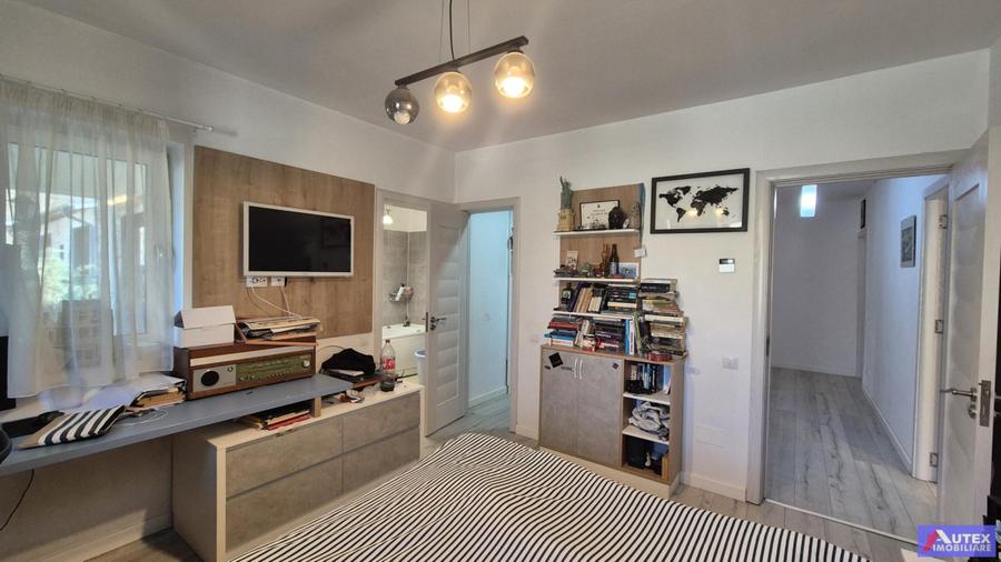 Casa Central Magurele pe Parter - 4 camere, 4 bai si teren de 580 mp