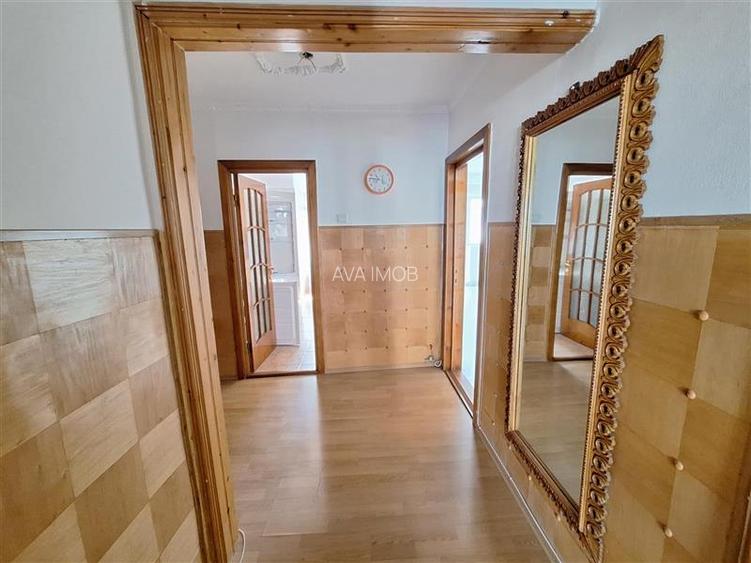 Apartament 3 camere decomandat , zona Nord-Bacau - 9