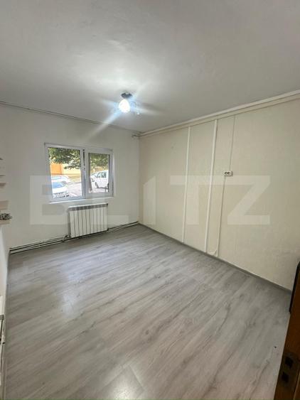 Apartament de 3 camere, parter inalt, spatiu comercial