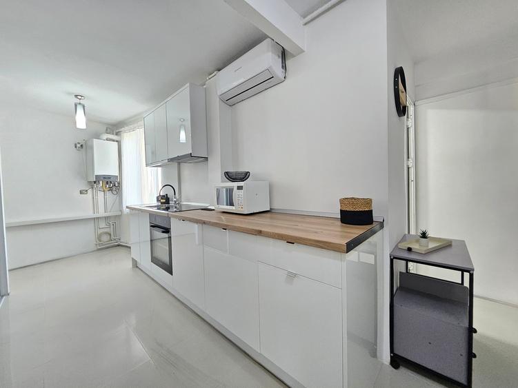 Oferta inchiriere studio de lux zona centrala, parcare, 350 EURO