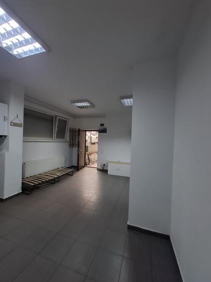 Garsonieră decomandată cu curte proprie – Zona Amurgului