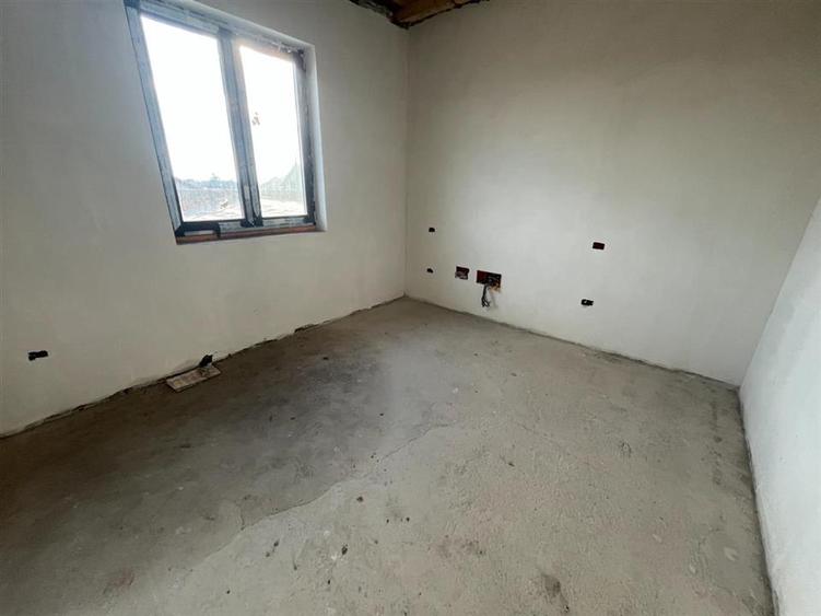 Vila P+1 duplex de vanzare in Vanatori cu utilitati