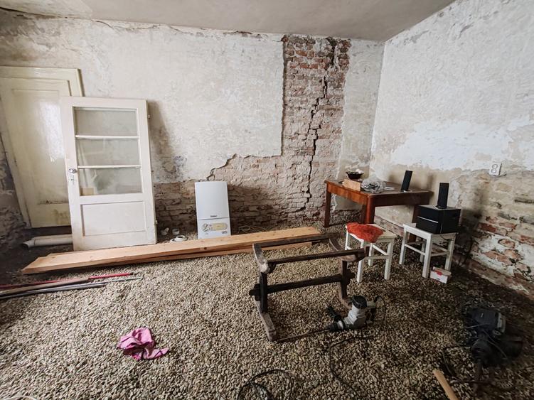 Casa 4 camere libera la vanzare GHIMBAV