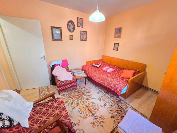 Apartament 2 camere liber la vanzare zona Astra str.Neptun etaj 1 balcon mare