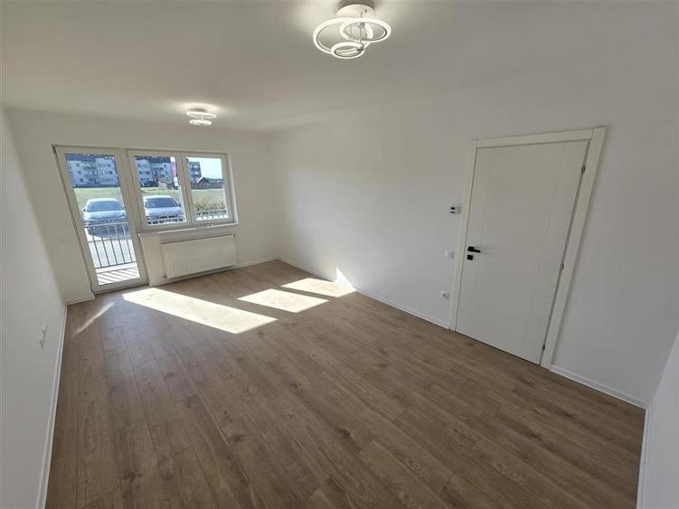 Apartament 3 Camere | Zona Tractorul | 2 Balcoane | NOU