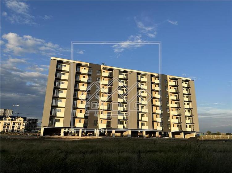 Apartament 3 camere + balcon, debara, et. 2, zona Doamna Stanca