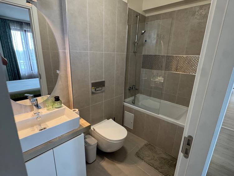Inchiriez apartament 3 camere !