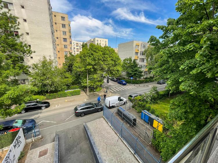 Vanzare garsoniera,etaj 2 in bloc Boutique Zona Mega Mall-Direct Dezvoltator