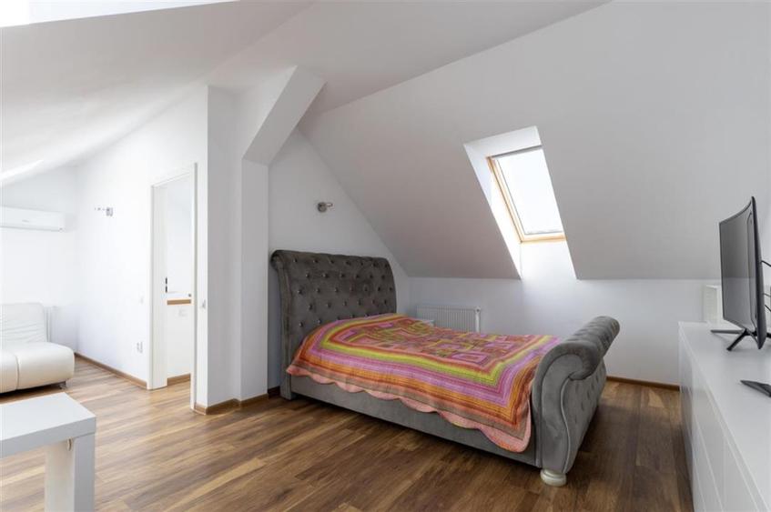 Casa de inchiriat cu gradina superba , liniste si confort in Brasov