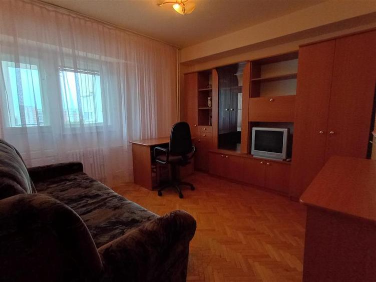 Apartament cu 3 camere de inchiriat