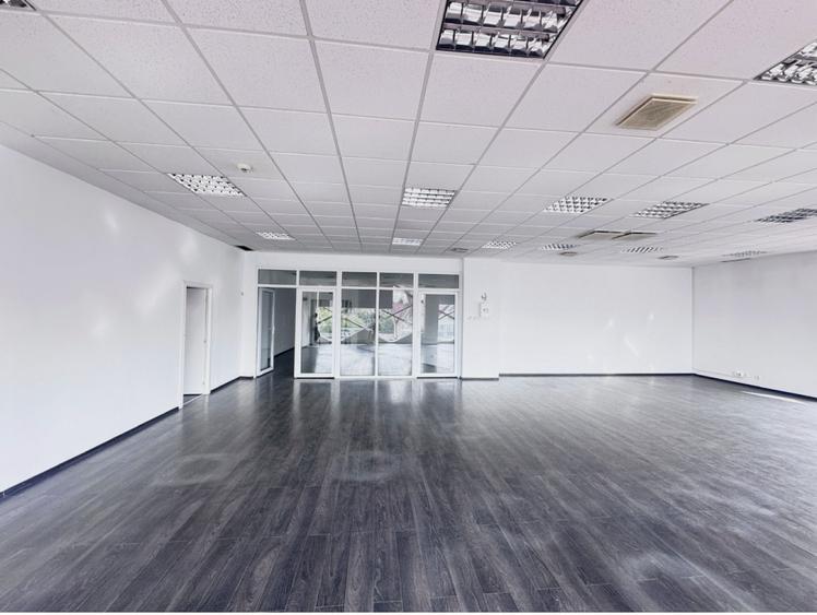 SPATIU COMERCIAL-30 avenue- 180 mp
