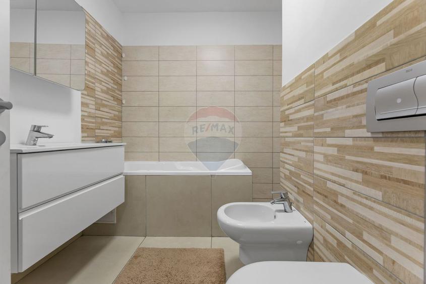 Apartament cu 3 camere + terasa de închiriat la Bourgeois Residence
