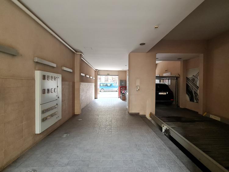 Spatiu birou - etaj 1 - Romana
