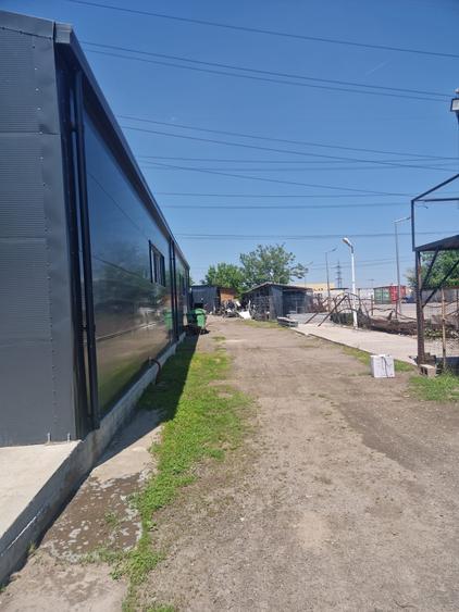 Splaiul Unirii, Hala metalica de închiriat