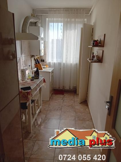 Apartament cu 3 camere decomandat Micro 20