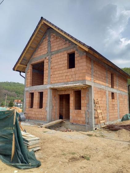 Casa individuala 4 camere in Sălicea, teren 450 mp, utili 120 mp