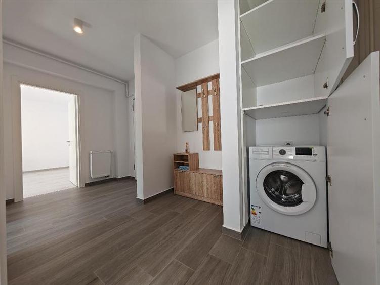 Inchiriem Apartament 2 Camere, Modern, Decomandat, Tractorul
