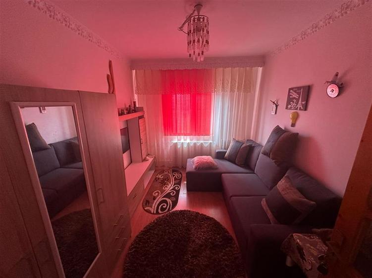 Ap 3 cam, Sud P-uri, 76 mp utili, et4/4 cu acoperis,CT,imbunatatit