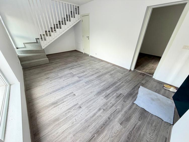 Casa P+1 la 1 km fata de metrou Aparatorii Patriei. 3 cam. Teren 148 mp