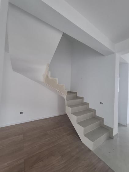 Duplex spatios