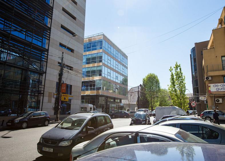 Spatiu comercial de inchiriat in Romanitza Office Building