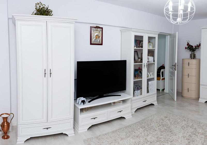 2 camere Eremia , RENOVAT / mobilat / utilat , finisaje superioare !