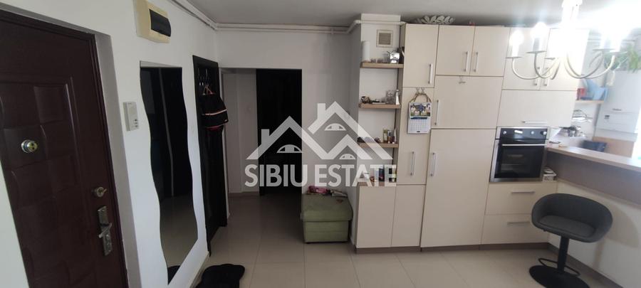 Apartament de inchiriat 3 camere mobilat si utilat in Sibiu