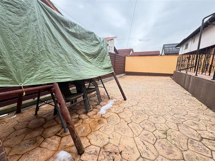 Casa moderna cu 4 camere si terasa in cartierul Tineretului
