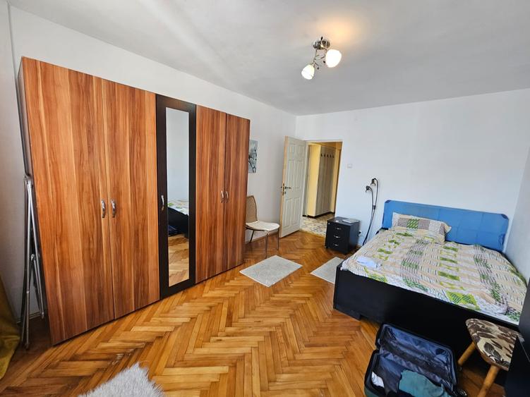 Apartament 2 camere,decomandat.