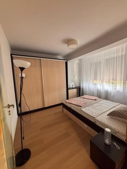 Apartament 2cam, decomandat, centrala proprie, parcare privata, metrou