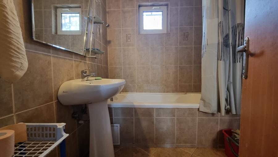 Apartament cu 4 camere de vanzare in zona Militari Lujerului