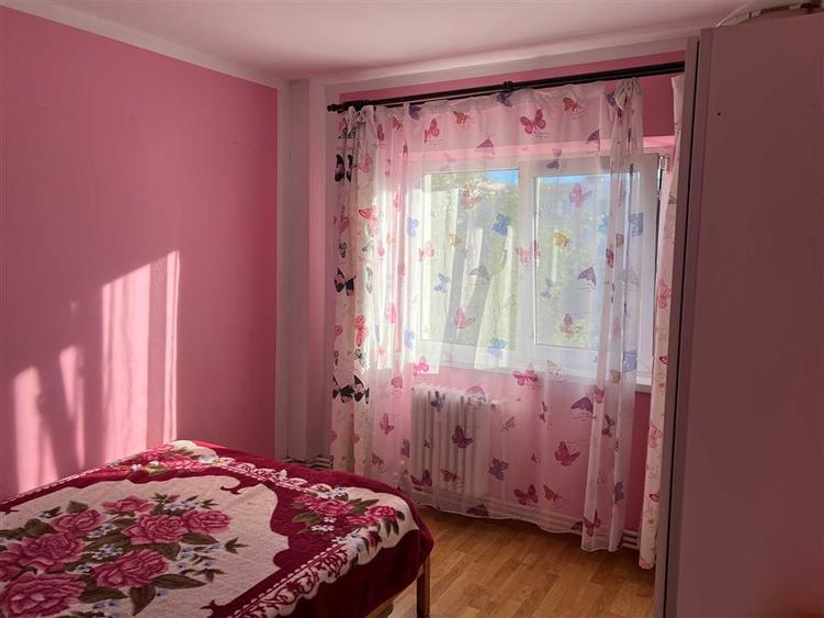 Inchiriez apartament 2 camere Nicolina 1