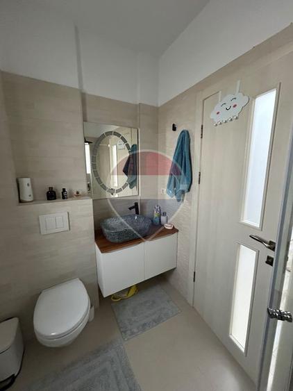 Apartament cu 3 camere de închiriat în zona Central