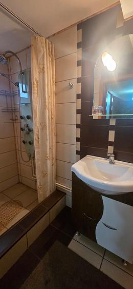Casa p+2 cu spațiu comericial