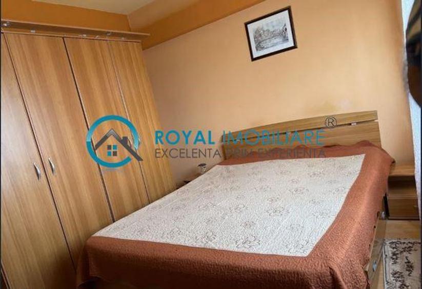 Royal Imobiliare - Vanzare apartament 4 camere zona 9 Mai