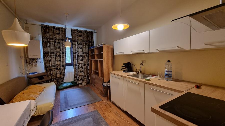 Garsoniera in centru  etaj 1, mobilata, 47000 Euro