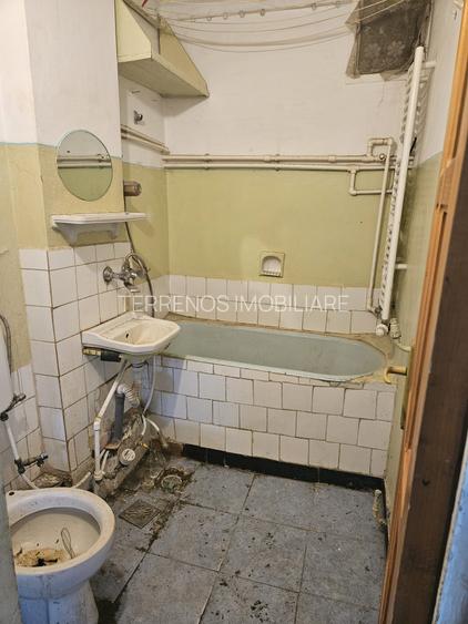 Apartament 2 camere zona Stefan Luchian , etaj 3 cu sarpanta ,decomandat - 3