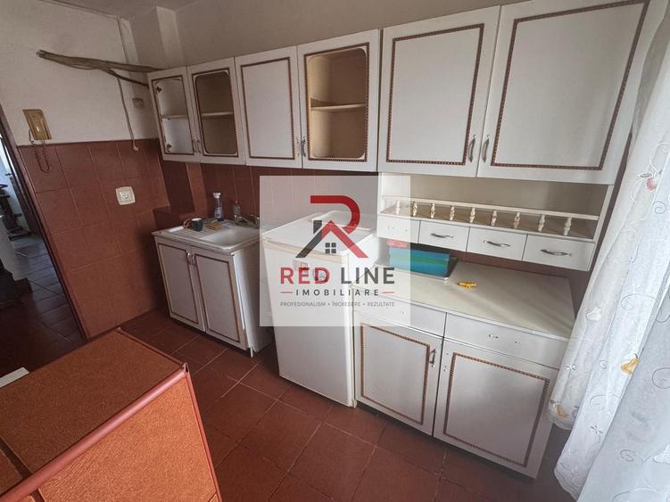 Apartament 3 camere, decomandat,etaj 4 (zona centrala Hotel Traian)