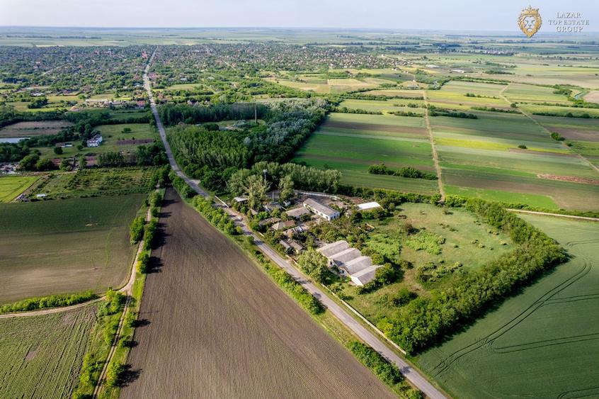 Cladire industriala de vanzare cu potential 3,5 ha in Batania