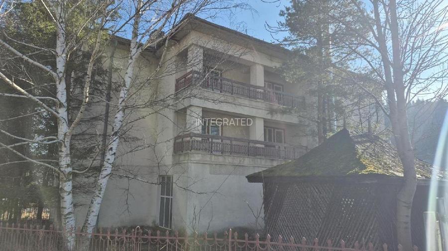 Hotel/ Pensiune - 1.172 mp + Teren 923 mp - Soveja- VRANCEA - 2