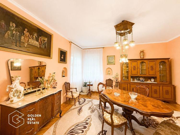 Apartament la casa cu 3 camere, zona Centrala
