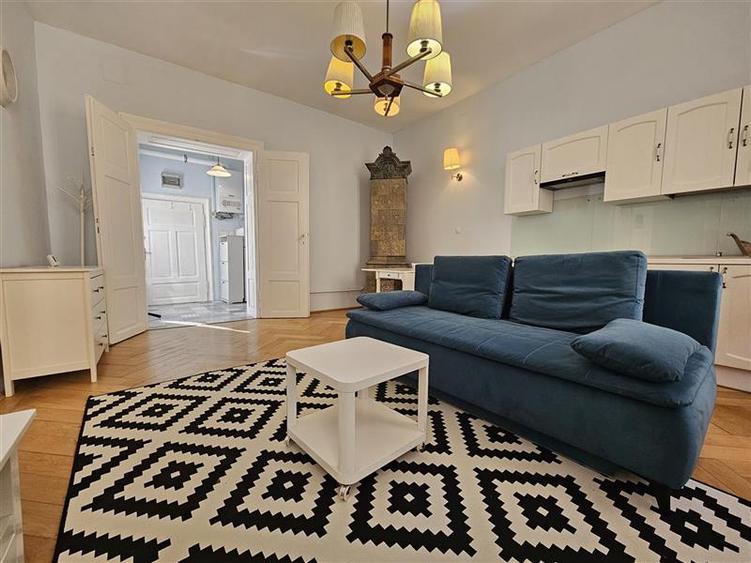 Apartament deosebit cu 2 camere de inchiriat in Centrul Istoric Brasov
