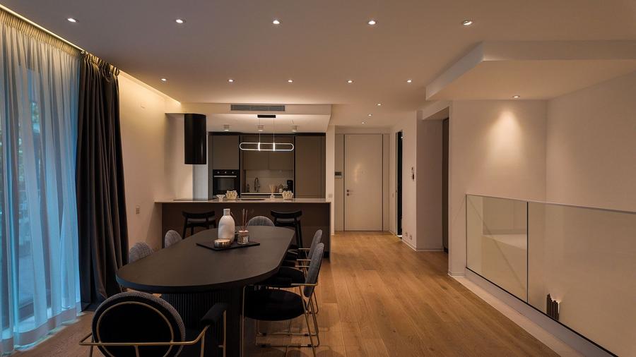 Duplex Exclusivist în One Charles de Gaulle | O Oportunitate Unică