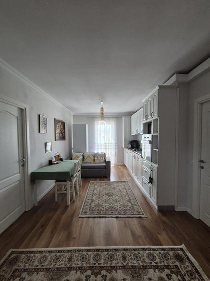 Apartament 3 camere, MODERN, 56 mp, etaj 1, parcare, zona Florilor!