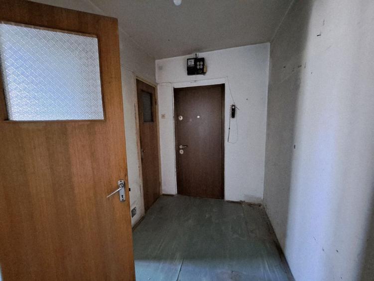 Apartament 3 cam. dec - Drumul Taberei–Valea Ialomiței - etaj 3 - bloc anvelopat