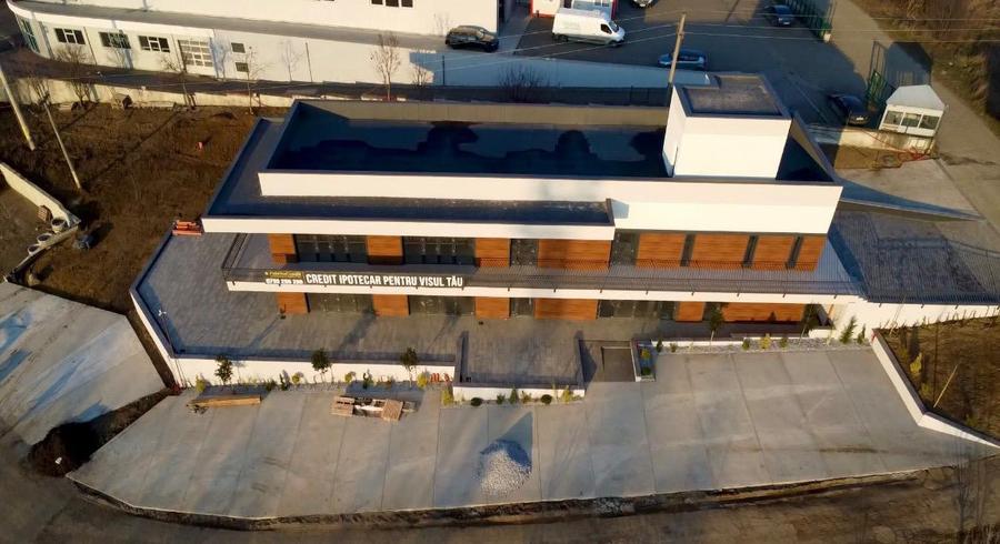 Spațiu comercial modern - peste 20 de locuri de parcări